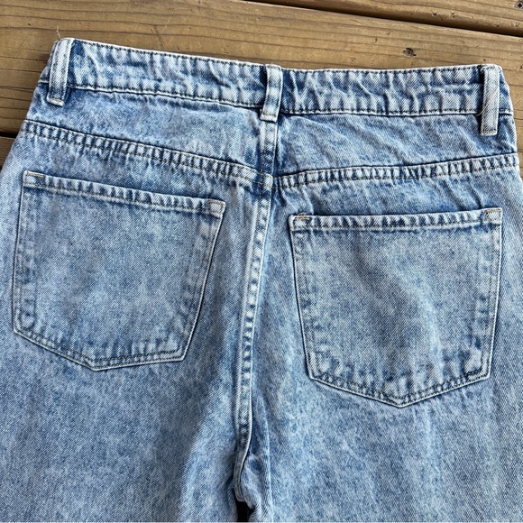 Ultra High Rise MOM Jeans - Picture 5 of 5